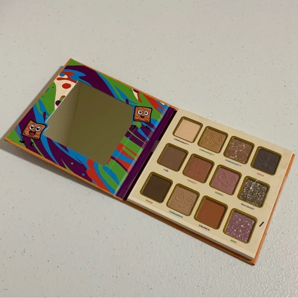 Taste Beauty x Cinnamon Toast Crunch Eyeshadow Palette & Cosmetic Brush Set-New